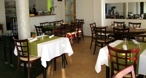 Image Restaurant Couleurs Nature - Restopolitan - Offre : Entrée + Plat au choix à la Carte (hors Menu)